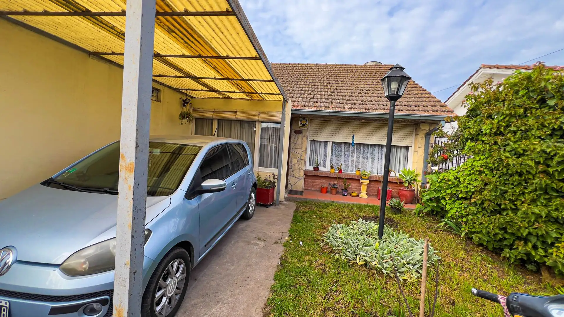 venta casa 5 ambientes Villa Primera con local