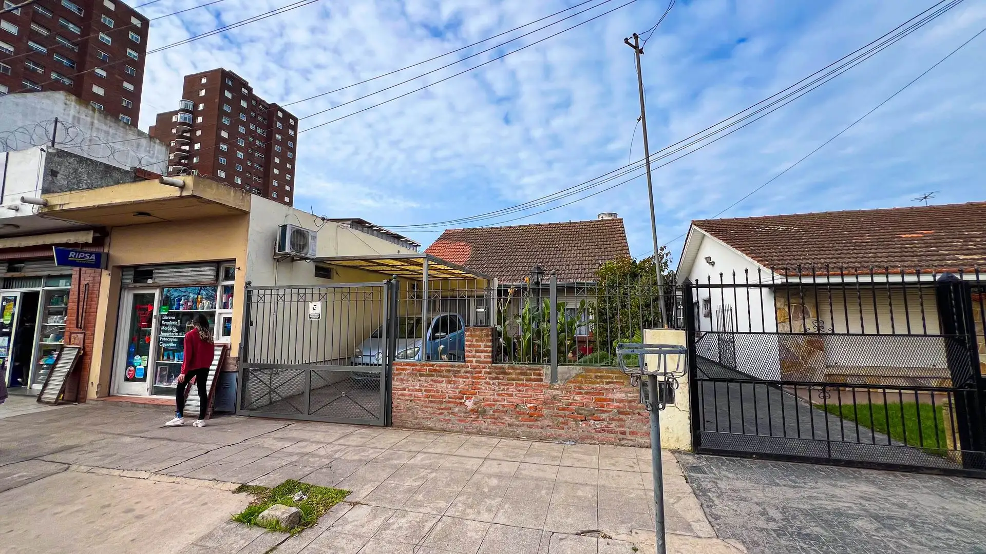 venta casa 5 ambientes Villa Primera con local