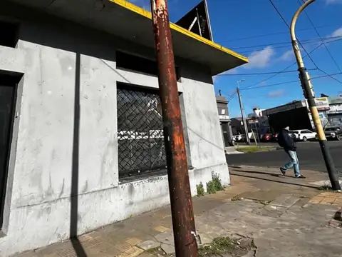 Azcuénaga al 600 Morón