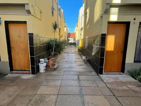 Depto Tipo Casa en Venta en Villa Luzuriaga, USD 35.000