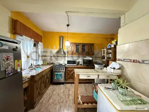 VENTA CASA 3 AMBIENTES MAS DEPARTAMENTO EN SAN MIGUEL PERMUTA