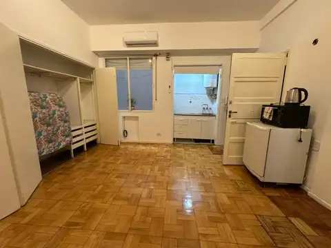 Larrea 1400, Piso 1