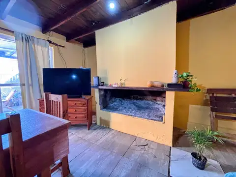 Casa 7 ambientes con 2 baños