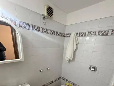 Departamento en alquiler 2 ambientes de categoría con cochera - Macrocentro