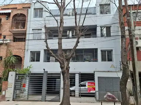 Cochera descubierta en venta – San Isidro