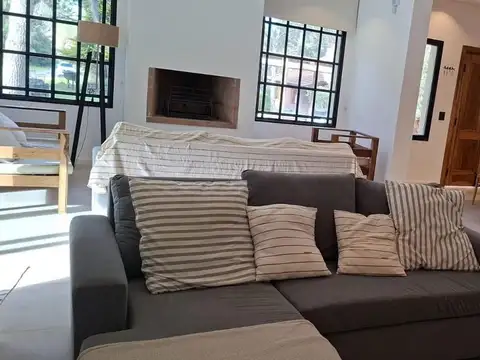 Casa en Alquiler Temporal con 1 cochera