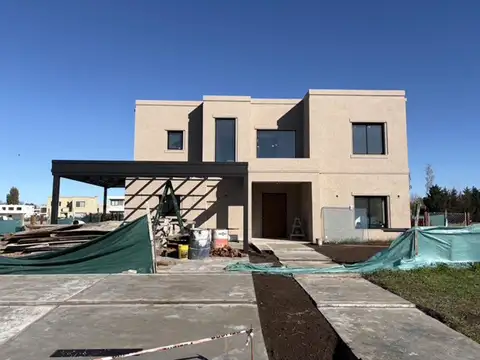 Excelente Casa En Barrio Chateau Pilar