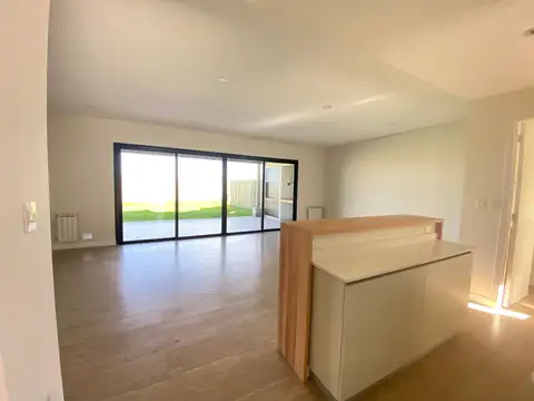 Casa en Alquiler en San Lorenzo, USD 1.600