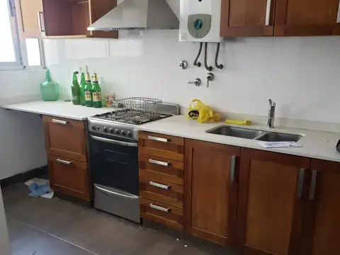 Lambaré 900, Piso 4