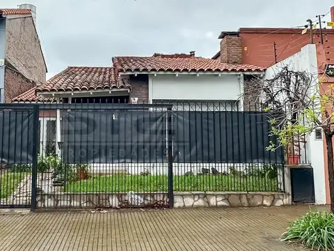 Casa en Venta en Olivos Maipú/Uzal, USD 350.000