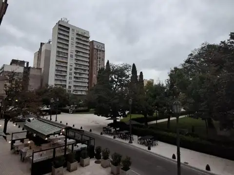 Vendo Permuto Departamento frente a Plaza Mitre