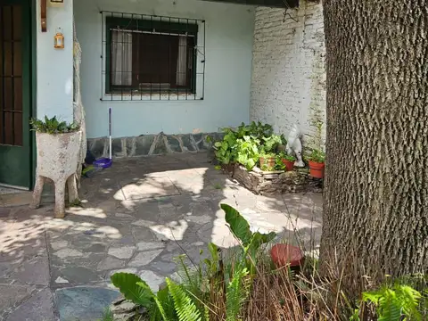 Depto Tipo Casa en Alquiler de 4 ambientes