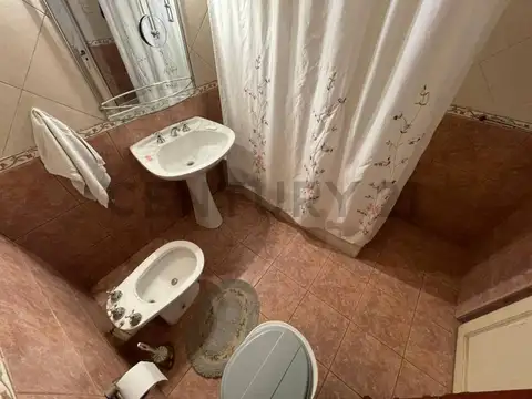 CASA EN VENTA 3 AMBIENTES CON GRAN LOTE
