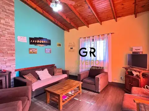 Casa 4 ambientes con 2 baños