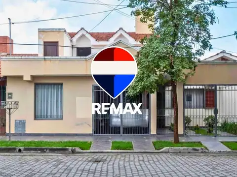 CASA VENTA EN SAN CARLOS ZONA SUR 5 DORMITORIOS