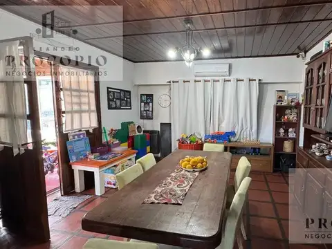 Casa 4 ambientes con pileta en venta en Moreno