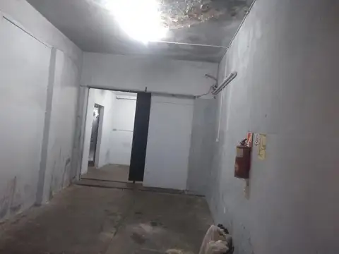 Francisco Bilbao 4700 - Galpón 8.66 x 36 - Parque Avellaneda
