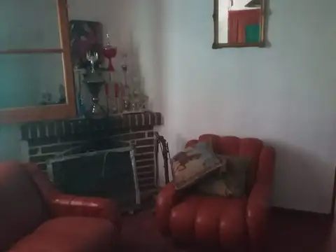 Casa en Venta con 3 cocheras