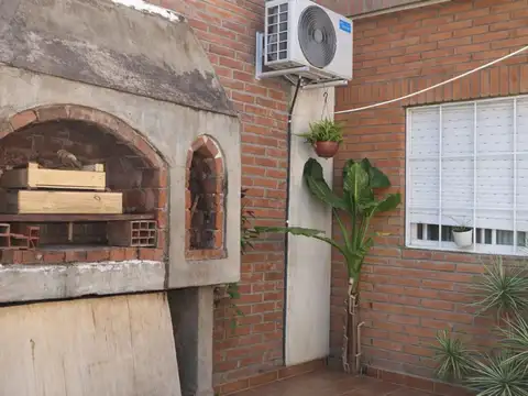 Venta PH 2 ambientes Villa Ballester con cochera