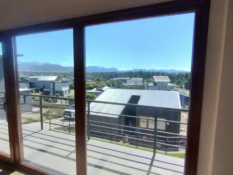 Venta Casa a Estrenar en Altos Pinar del Sol – PH Independiente con Parque Propio
