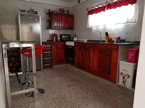 Casa en Venta con 3 cocheras