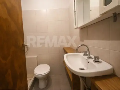 VENTA CASA 3 DORMITORIOS CON MONOAMBIENTE.