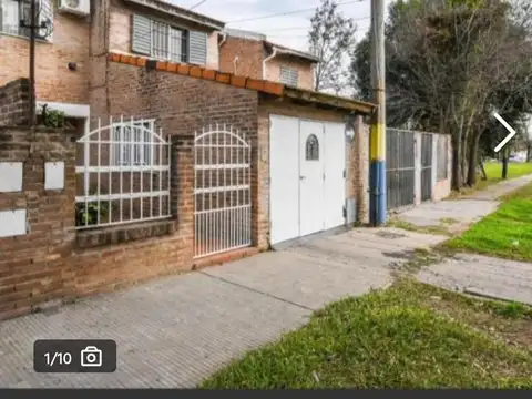 VENTA D CASA 2 PLANTAS, 3 DORMITORIOS EN FISHERTON