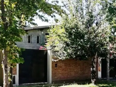 Casa - Alquiler - Argentina, CASTELAR - ALVAREZ JONTE 400