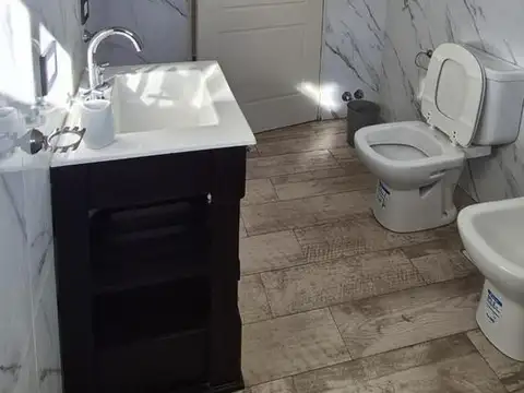 Casa 4 ambientes con 1 baño