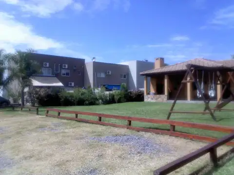 ALQUILERES EN BARRIOS PRIVADOS - EL HORNERO - DUPLEX 3 AMBIENTES jardin