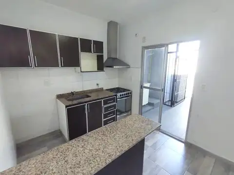 Depto Tipo Casa en Alquiler de 3 ambientes