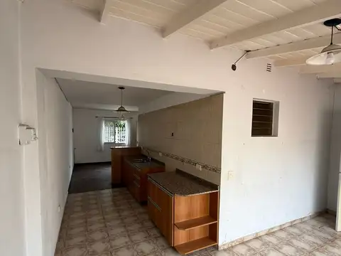 Casa 3 ambientes con 2 baños