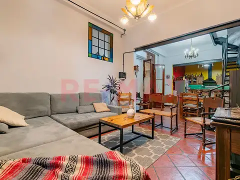 VENTA CASA 5 AMBIENTES EN ALMAGRO - LOTE PROPIO