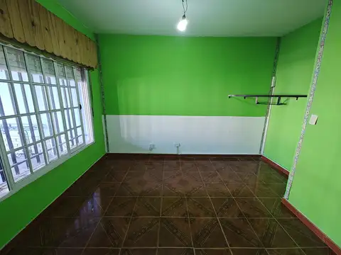Casa en Alquiler en Gregorio de Laferrere, $ 850.000