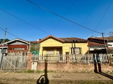 ¡VENTA CASA A RECICLAR EN HURLINGHAM!