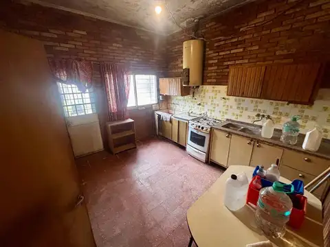 ¡VENTA CASA A RECICLAR EN HURLINGHAM!