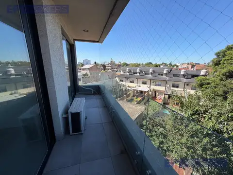 Venta Depto 2 amb frente Hurlingham Club CON BALCON