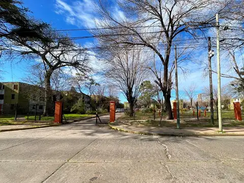 Siciliano Luis  al 1700, Barrio Luz y fuerza 420, Villa Centenario, Banfield, Lomas de Zamora.