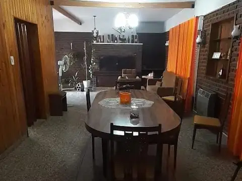 CHACRA EN PRODUCCIÓN 5HAS CON GALPÓN Y CASA ALLEN RIO NEGRO