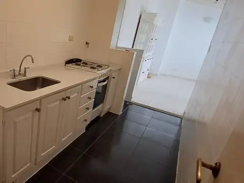 Senillosa 100, Piso 1