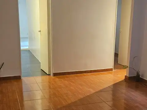 SEMIPISO de 3 ambientes con Patio y Muy Luminoso