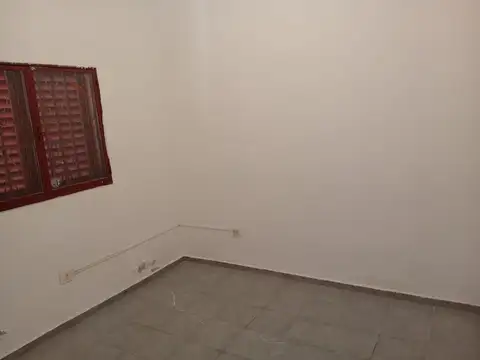 VENTA DE CASA DE BARRIO EXCELENTE ESTADO