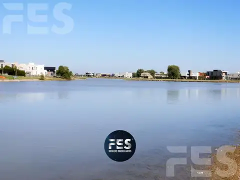 Venta Lote terreno a Laguna en Barrio San Lucas Cdor Canning San Vicente