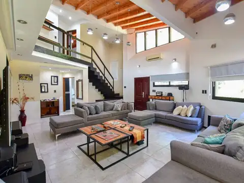 Casa en venta La Plata Los Naranjos quinta, pileta