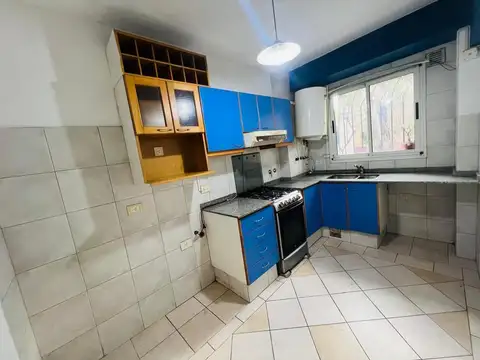 Presidente Perón 400, Piso 1