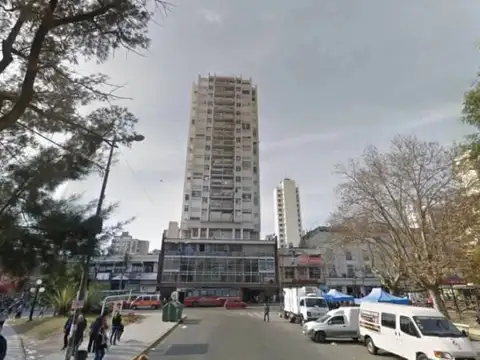 Hipólito Yrigoyen 572 entre Rivadavia y Alsina, Quilmes , Piso 11