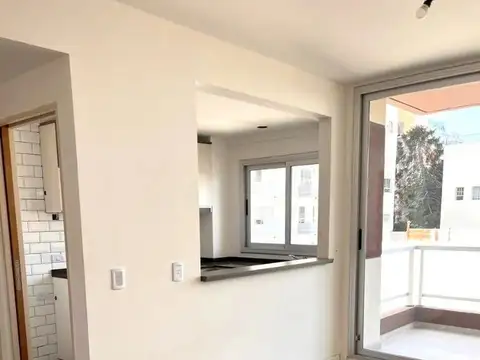 Departamento S/ piso 3 ambientes en VENTA -Zona San Cristóba