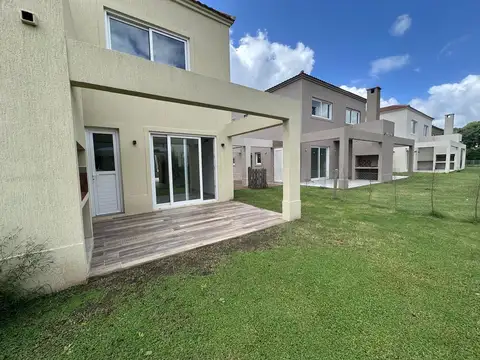 Venta 4 ambientes, amenities, Saravi Village ( a Estrenar)