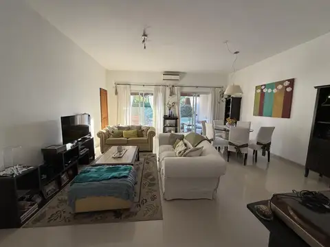 Casa en Venta en Pilar, USD 210.000