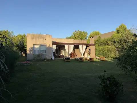 Casa en Venta en Pilar, USD 210.000